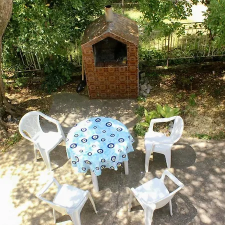 Studio 4550a Apartment *